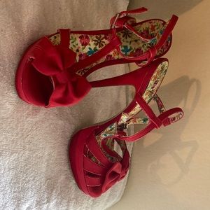 Red Shi heels